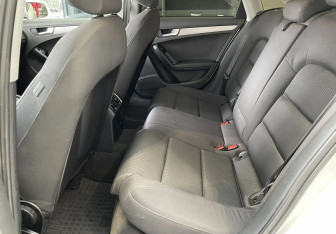 Подержанный автомобиль Audi A4 Sedan 2013 года (14 фото)