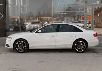 Подержанный автомобиль Audi A4 Sedan 2014 года (8 фото)