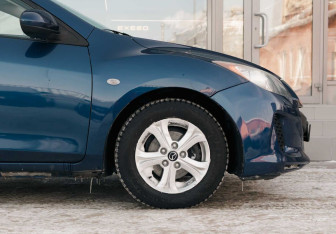 Подержанный автомобиль Mazda 3 Sedan 2013 года (9 фото)