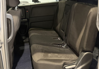 Подержанный автомобиль Honda Freed 2010 года (10 фото)