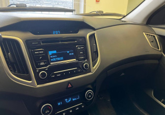 Подержанный автомобиль Hyundai Creta 2018 года (10 фото)