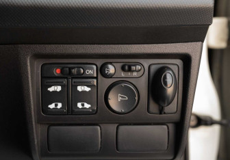 Подержанный автомобиль Honda Freed 2011 года (17 фото)
