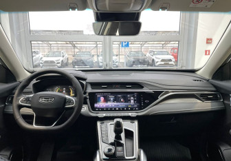 Подержанный автомобиль Geely Atlas Pro 2022 года (14 фото)