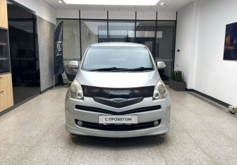 Подержанный автомобиль Toyota Ractis 2009 года (3 фото)