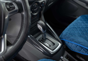 Подержанный автомобиль Ford EcoSport 2015 года (16 фото)