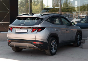 Подержанный автомобиль Hyundai Tucson 2023 года (5 фото)
