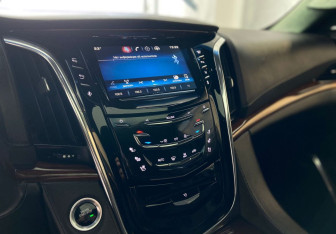 Подержанный автомобиль Cadillac Escalade Suv 2015 года (20 фото)