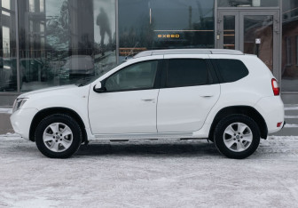 Подержанный автомобиль Nissan Terrano 2019 года (8 фото)