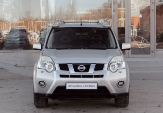 Подержанный автомобиль Nissan X-Trail 2011 года (2 фото)