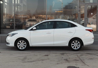 Подержанный автомобиль Changan Alsvin 2023 года (8 фото)