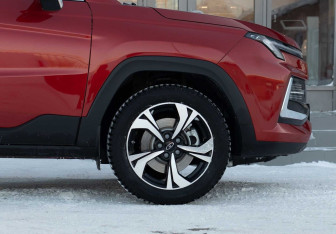 Подержанный автомобиль Москвич 3 2024 года (9 фото)