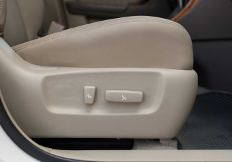 Подержанный автомобиль Lexus RX 2000 года (19 фото)