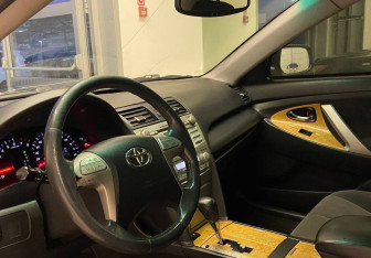 Подержанный автомобиль Toyota Camry Sedan 2007 года (8 фото)