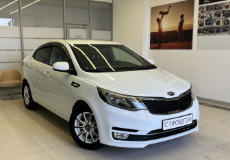 Подержанный автомобиль Kia Rio Sedan 2016 года (3 фото)