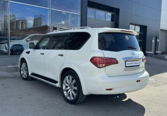 Подержанный автомобиль Infiniti QX56 2012 года (7 фото)