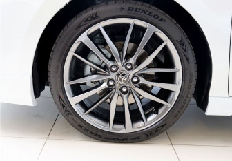 Новый Toyota Camry Sedan 2025 (10 фото)