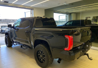 Подержанный автомобиль Toyota Tundra 2022 года (7 фото)