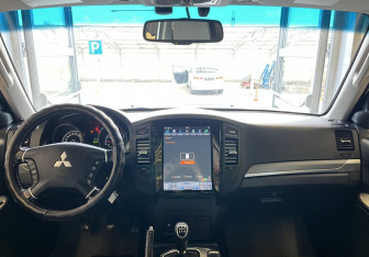 Подержанный автомобиль Mitsubishi Pajero 2008 года (9 фото)
