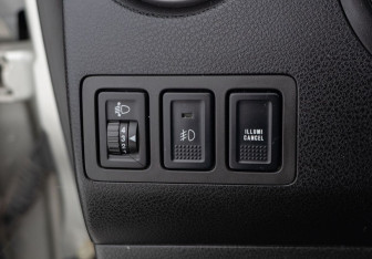 Подержанный автомобиль Suzuki Grand Vitara 2006 года (17 фото)