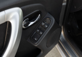 Подержанный автомобиль Nissan Terrano 2019 года (15 фото)