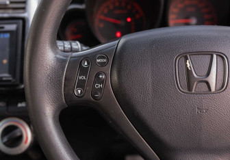 Подержанный автомобиль Honda Airwave 2007 года (12 фото)