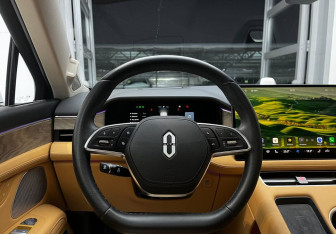 Подержанный автомобиль AITO M5 2023 года (11 фото)