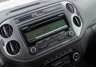 Подержанный автомобиль Volkswagen Tiguan 2012 года (14 фото)