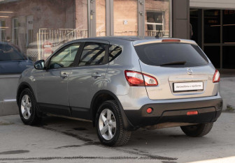 Подержанный автомобиль Nissan Qashqai 2011 года (7 фото)
