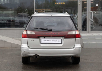 Подержанный автомобиль Subaru Legacy Wagon 2001 года (6 фото)