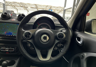 Подержанный автомобиль Smart Forfour 2016 года (11 фото)