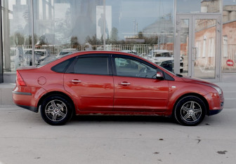 Подержанный автомобиль Ford Focus Sedan 2007 года (4 фото)