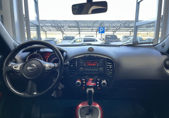 Подержанный автомобиль Nissan Juke 2011 года (8 фото)