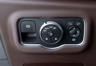 Подержанный автомобиль Exeed VX 2023 года (12 фото)