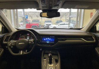 Подержанный автомобиль Haval F7 2019 года (10 фото)