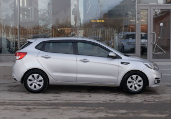 Подержанный автомобиль Kia Rio Hatchback 2017 года (4 фото)