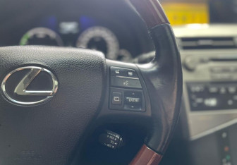 Подержанный автомобиль Lexus RX 2009 года (15 фото)
