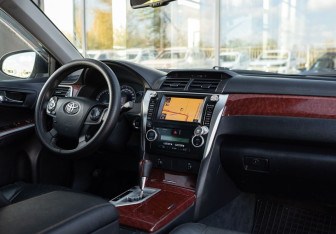 Подержанный автомобиль Toyota Camry Sedan 2012 года (10 фото)