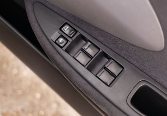 Подержанный автомобиль Nissan Primera Sedan 2001 года (17 фото)