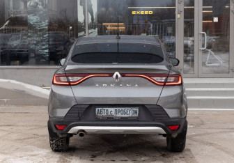 Подержанный автомобиль Renault Arkana 2021 года (6 фото)