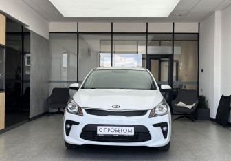 Подержанный автомобиль Kia Rio Sedan 2019 года (2 фото)