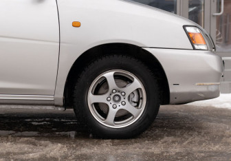 Подержанный автомобиль Toyota Gaia 2001 года (9 фото)