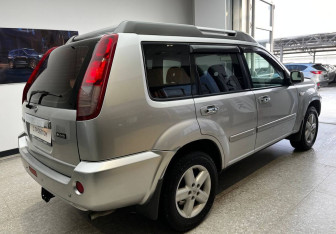 Подержанный автомобиль Nissan X-Trail 2006 года (5 фото)