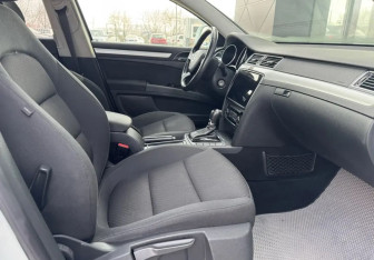 Подержанный автомобиль Skoda Superb Liftback 2014 года (10 фото)