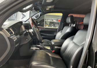 Подержанный автомобиль Lexus LX 2014 года (15 фото)