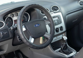 Подержанный автомобиль Ford Focus Hatchback 2011 года (10 фото)