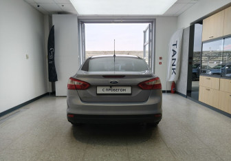 Подержанный автомобиль Ford Focus Sedan 2012 года (5 фото)