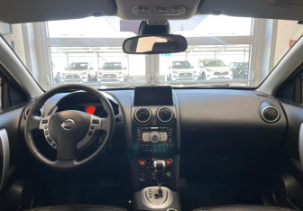 Подержанный автомобиль Nissan Qashqai 2007 года (12 фото)