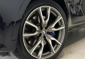 Подержанный автомобиль BMW X7 2019 года (15 фото)