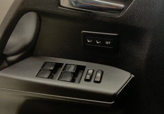 Подержанный автомобиль Toyota RAV4 2019 года (14 фото)