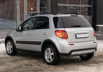 Подержанный автомобиль Suzuki SX4 Hatchback 2013 года (7 фото)